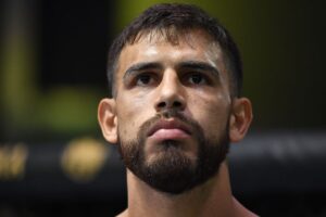 Yair Rodríguez concedió una entrevista a Ariel Helwani en la que fue claro en su opinión sobre Ilia Topuria: "No me cae bien"