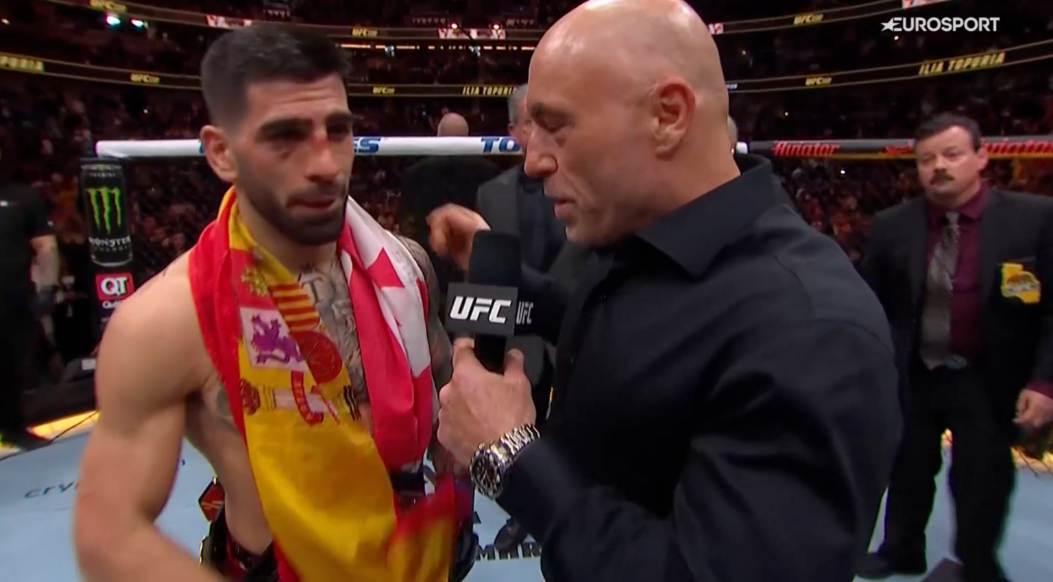 Ilia Topuria gana el cinturón de peso pluma de la UFC