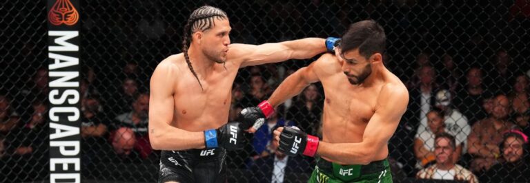 Brian Ortega venció a Yair Rodríguez tras cerrar un triángulo de brazo en el 3er asalto y presentó su candidatura para luchar contra Topuria.