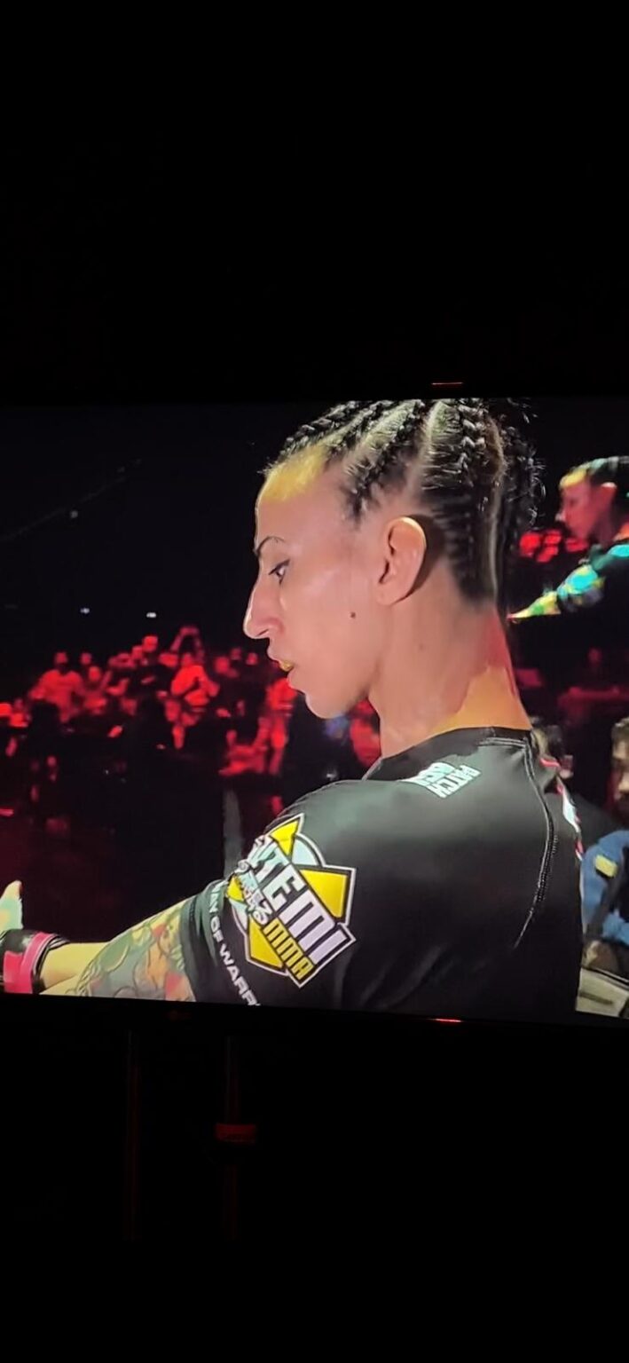 WOW 13 llenó la Cartuja en una noche de grandes combates