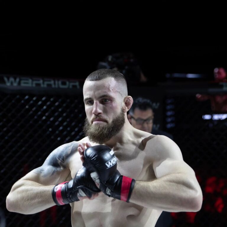 Oriol Arenas debutará como profesional en WOW 14 frente al peleador inglés Grant Oggborne, que tiene un récord de 3 victorias y una derrota.