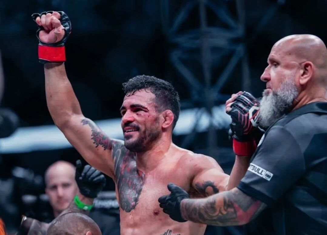 Acoidán Duque venció por decisión unánime en Oktagon MMA mientras que Raúl Rosas logró someter a Ricky Turcios en UFC.