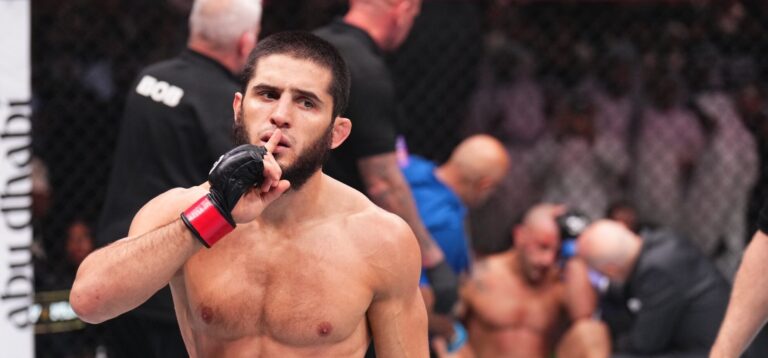 Islam Makhachev sometió a Dustin Poirier en el quinto round de UFC 302