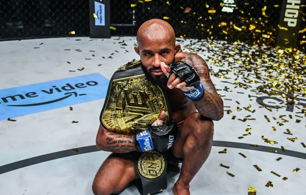 Demetrious Johnson se retira tras una carrera histórica en la que ha cosechado múltiples récords tanto en UFC como en One Championship.
