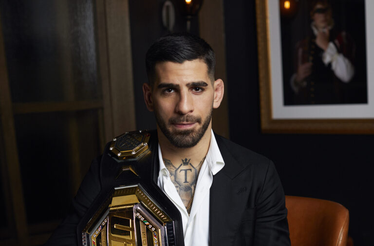 Ilia Topuria ha comparecido en rueda de prensa como nuevo accionista de WOW anunciando bonos para los luchadores.