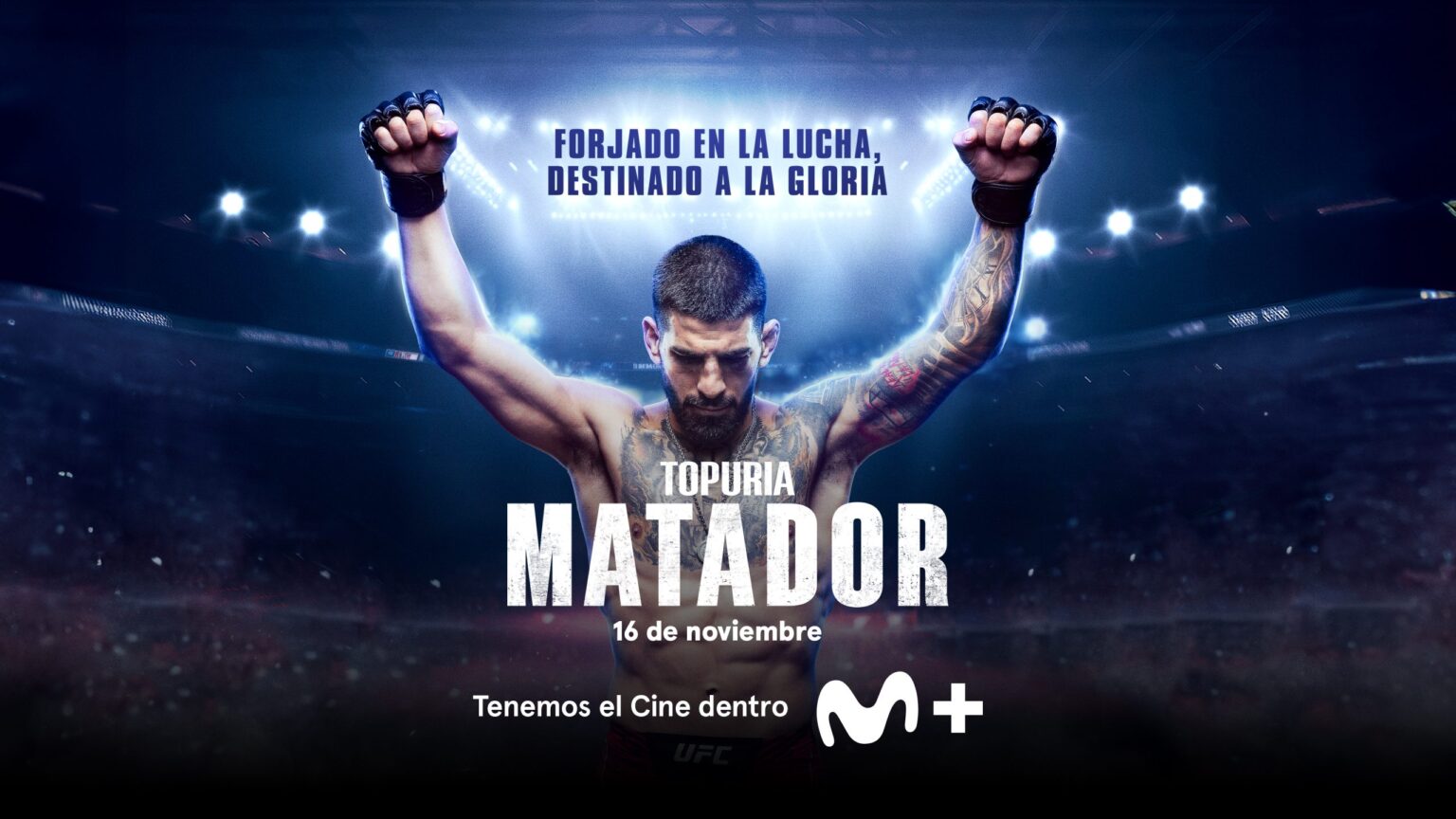 El documental Topuria:Matador se estrenó en los cines de España el pasado 19 de septiembre y se ha convertido en la película española más taquillera en su estreno, pero su éxito no se basa solo en la narración de este éxito, sino también en el acercamiento que hace a su faceta más prsonal. Porque ya sea acompañándole en un recorte de peso de lo más duro y emocionante antes de la pelea por el cinturón, o asistiendo a la preparación sus entrenadores el enfrentamiento frente al australiano, el espectador de este documental puede ser testigo de lujo de las partes más personales de un luchador de MMA.