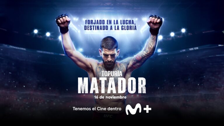 El documental Topuria:Matador se estrenó en los cines de España el pasado 19 de septiembre y se ha convertido en la película española más taquillera en su estreno, pero su éxito no se basa solo en la narración de este éxito, sino también en el acercamiento que hace a su faceta más prsonal. Porque ya sea acompañándole en un recorte de peso de lo más duro y emocionante antes de la pelea por el cinturón, o asistiendo a la preparación sus entrenadores el enfrentamiento frente al australiano, el espectador de este documental puede ser testigo de lujo de las partes más personales de un luchador de MMA.