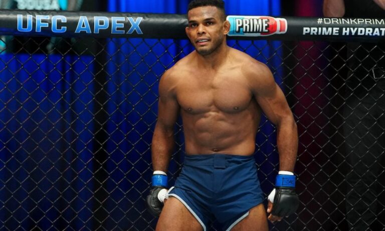 Manoel Sousa venció al prospecto mexicano Cristian Pérez por TKO en el tercer asalto y logró un contrato de UFC.